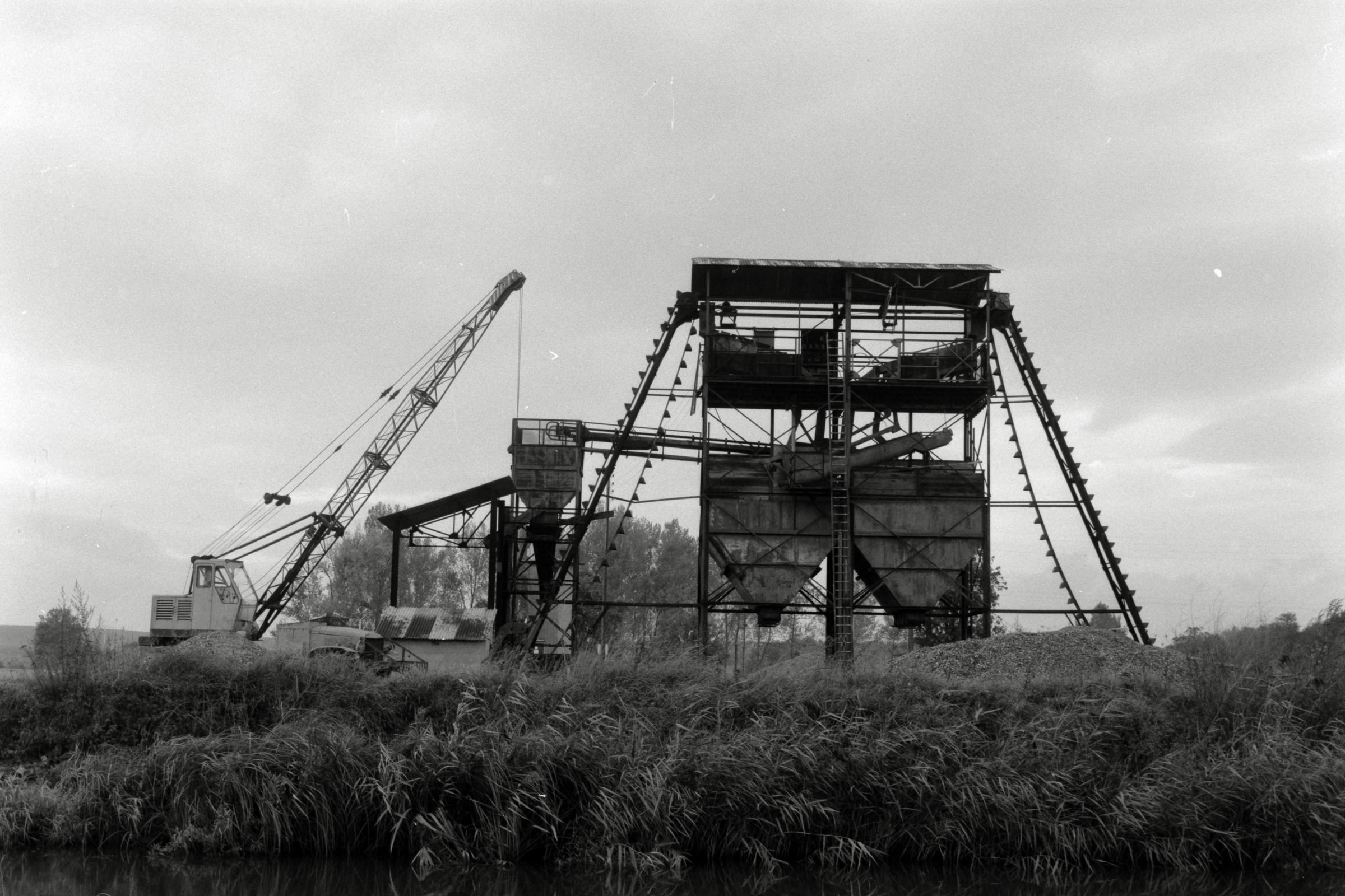 AHP F1990 09 005 sc250506 img19 NLP